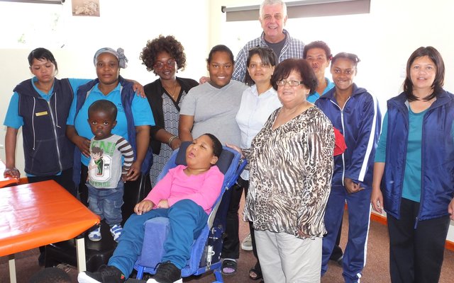 Hierdie foto word met die nodige goedkeuring geplaas, met Frits Strietman van Holland agter en Joanne Swart van Elim regs